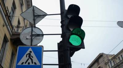 Суворовский проспект в Петербурге оборудуют «умными» светофорами