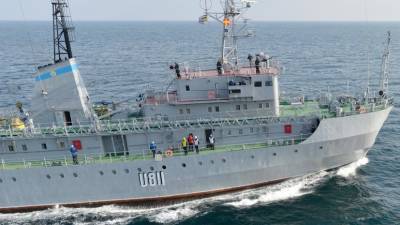 Судно ВМС Украины получило повреждения в Чёрном море