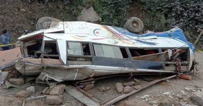 ДТП в Непале – пассажирский автобус рухнул в пропасть, погибли десятки людей