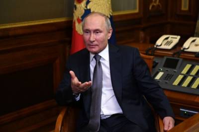 Путин заявил, что США вредят себе, используя доллар в санкциях