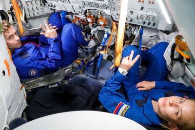 Пересильд и Шипенко все еще в космосе: когда киноэкипаж вернется на Землю