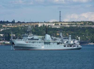 «Столкнулось с неизвестным объектом»: Судно ВМС Украины U-811 «Балта» получило повреждение в Чёрном море