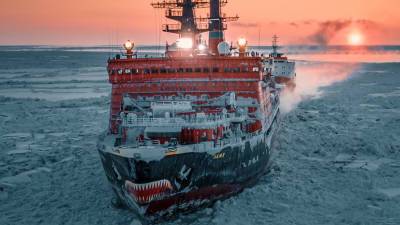 «Расширяется инфраструктура в Арктике»: как в России строятся новые ледоколы для нужд ВМФ