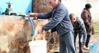Жители Ровенек в отчаянии сливают воду из отопительных систем. В городе почти месяц отсутствует водоснабжение