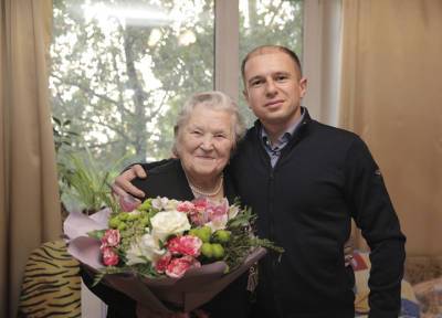 Михаил Романов поздравил с 90-летием жительницу блокадного Ленинграда