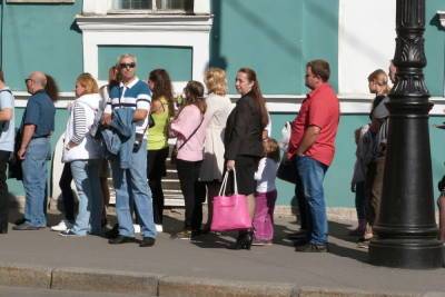 Петербуржцам без QR-кода могут закрыть вход в театры, музеи и госучреждения