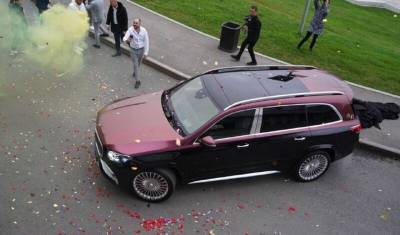 Солист группы «Аргымак» заявил, что автомобиль на свадьбу Элвину Грею подарил Хабиров