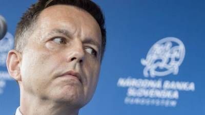 Обвиняемый в коррупции глава Нацбанка Словакии отказался уходить в отставку