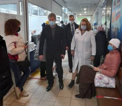 Губернатор Алексей Русских посетил ульяновскую поликлинику сегодня утром