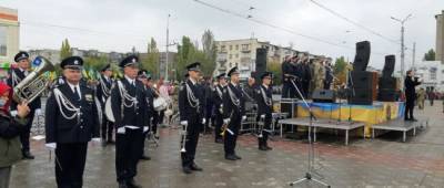 В Северодонецке начался первый военный парад ко Дню защитников и защитниц Украины (фото)