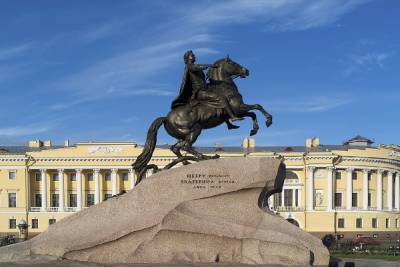 Реставрация Медного всадника стартовала в Петербурге