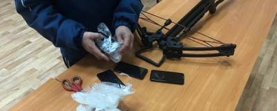 В Мордовии арбалетчик пытался перебросить в колонию мобильные телефоны