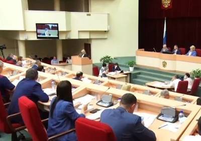 Саратовских депутатов будут штрафовать за выступления без разрешения и аплодисменты