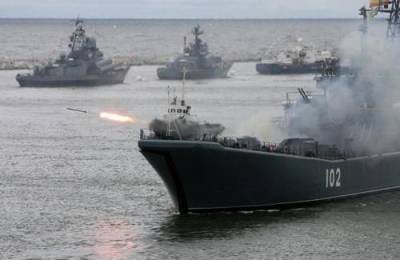 В Японском море начались совместные учения ВМФ России и ВМС Китая