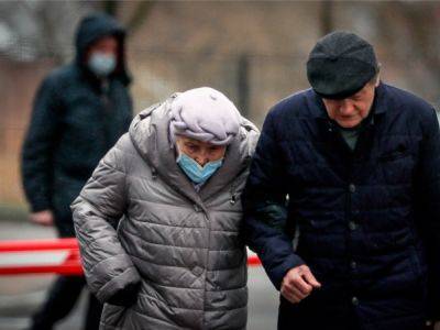 В Москве пожилым людям заплатят 10 тысяч рублей за вакцинацию