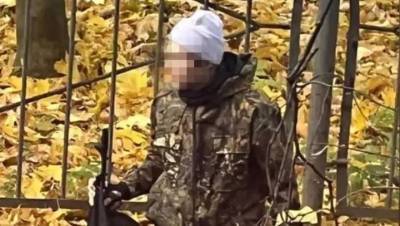 Отцу стрелявшего у столичной школы подростка предстоит выплатить штраф в 500 рублей