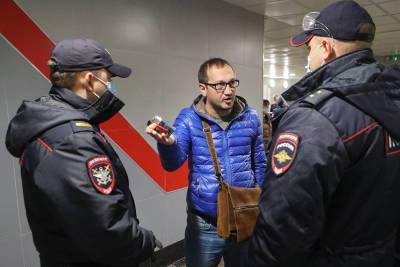 В транспорте Москвы усиливают проверки масочного режима