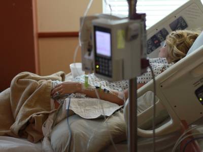 В петербургские больницы за сутки госпитализировали более 550 пациентов с COVID-19