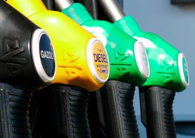 Стоимость бензина в Чехии пробила 7-летний максимум и продолжает расти