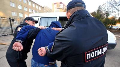 Сегодня ночью в Петрозаводске мужчина пытался изнасиловать девушку на улице