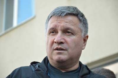Экс-глава МВД Украины заявил о необходимости военного сценария по Донбассу и Крыму