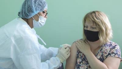Калининградские власти назвали число заболевших COVID-19 после вакцинации