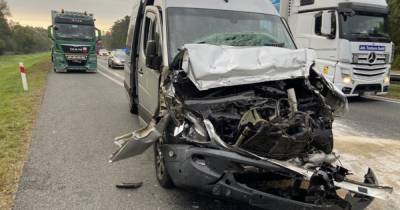 В Польше автобус с украицами столкнулся с грузовиком, есть пострадавшие