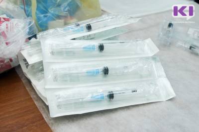 В Минздраве Коми рассказали, как совместить прививки от гриппа и ковида