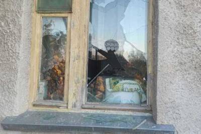 Голый пациент наркодиспансера в Пскове разбил окна в домах и машине