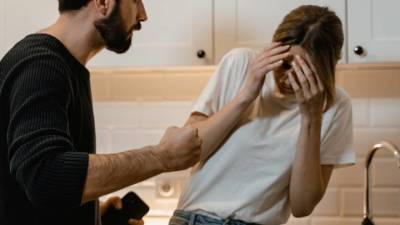 Эксперт назвала способы помощи жертвам домашнего насилия