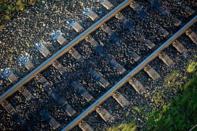 В Смоленской области на железной дороге погиб 19-летний студент