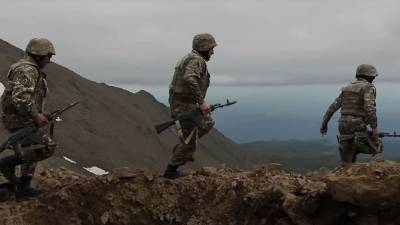 В Нагорном Карабахе идет вооруженное столкновение между армянами и азербайджанцами