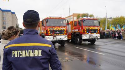 В Луганской области впервые провели парад на День защитника Украины