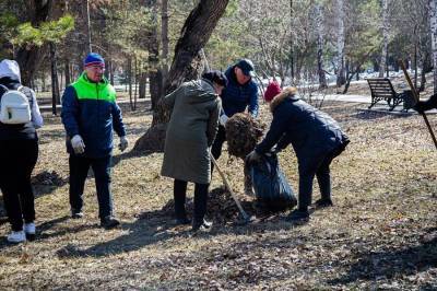 Новосибирские власти призвали жителей посоревноваться в уборке мусора