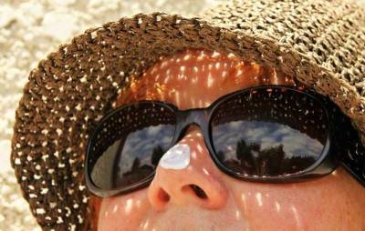 Учёные предупредили об опасности для кожи солнцезащитного крема с оксидом цинка
