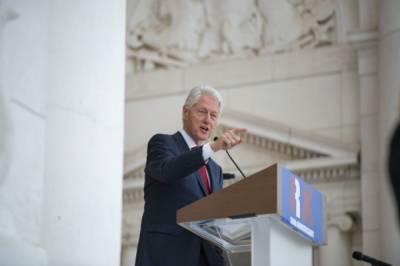 В США госпитализировали экс-президента страны Билла Клинтона