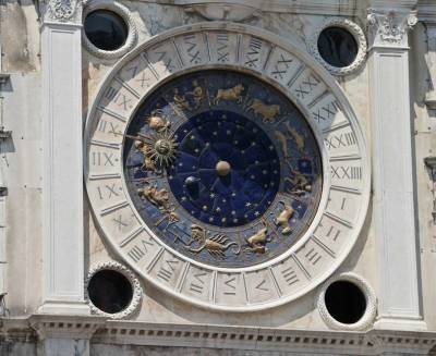 Гороскоп на 15 октября: три знака зодиака, которым эта пятница подарит дополнительную энергию