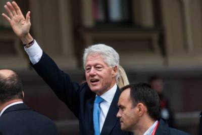 Бывший президент США Билл Клинтон госпитализирован и мира