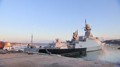Вооруженный "Калибрами" корабль прошел пролив Босфор