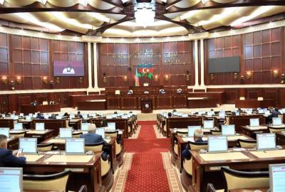 Проходит очередное пленарное заседание парламента Азербайджана
