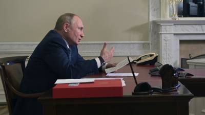 Путин принимает участие в заседании Совета глав государств СНГ