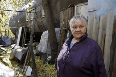 Проживающая 35 лет в бочке россиянка объяснила отказ от переезда