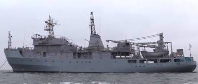 Моряков с терпящего бедствие военного корабля эвакуировали, судно буксируют в Одессу