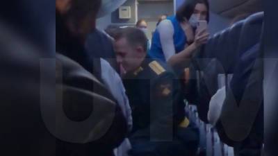 В самолёте Уфа-Москва парень сделал предложение руки и сердца возлюбленной