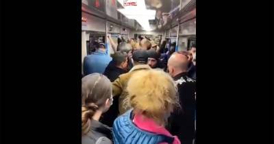 Заступившийся за пассажирку метро москвич заплатит штраф