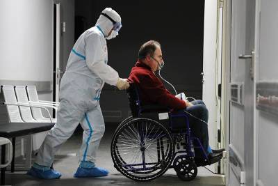 Количество заразившихся коронавирусом в России второй день бьет рекорды