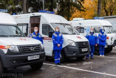 Олег Мельниченко передал ключи от новых спецмашин больницам Пензенской области