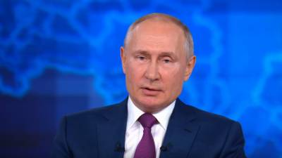 Путин перечислил минимальные требования для желающих работать в России мигрантов