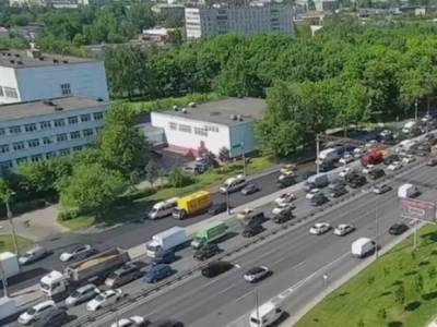 Движение на Звенигородском шоссе оказалось затруднено после ДТП