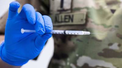 Военнослужащих ВМС США уволят за отказ пройти вакцинацию